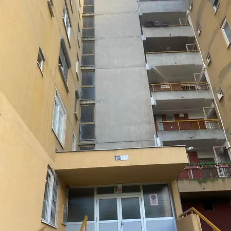 River Apartament *